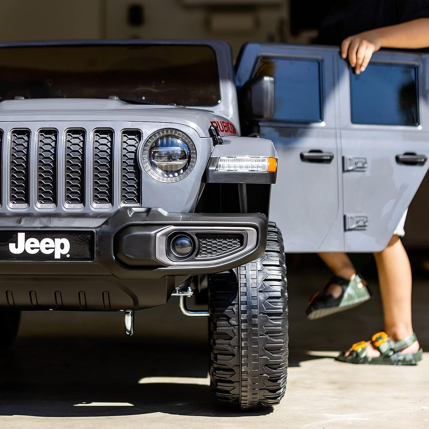 Jeep Gladiator Kids Ride On Car 12V Battery